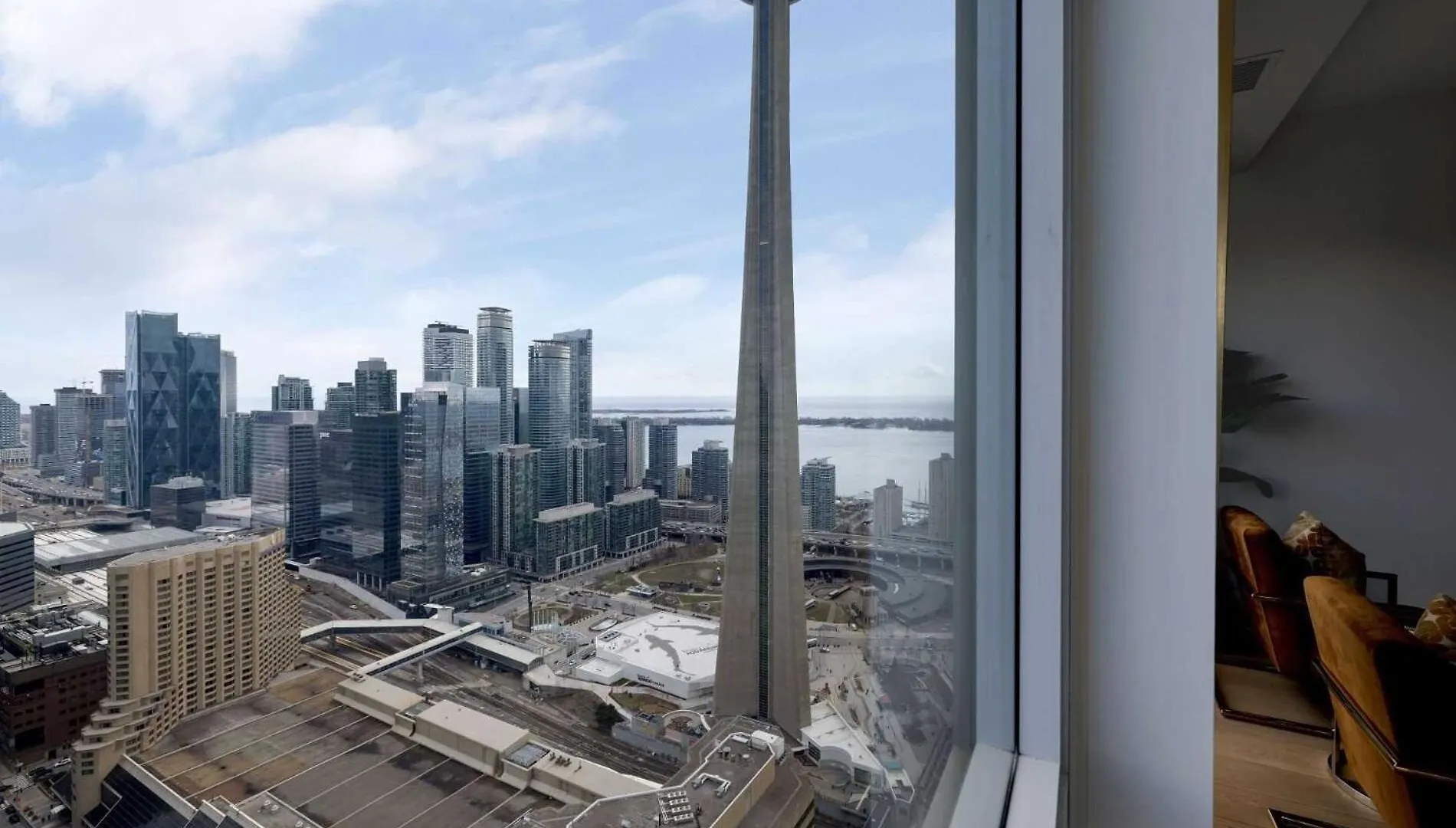 Skyline Royale Penthouse - Downtown Toronto - Cn Tower View, Balcony, Pool, Hot Tub Apartment Canada