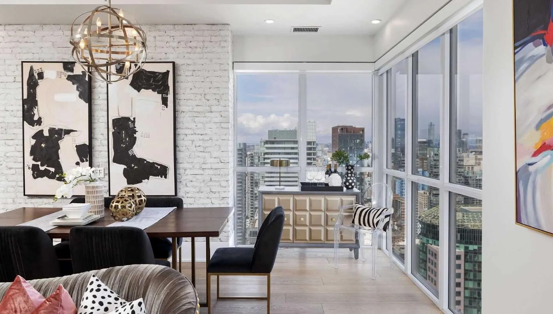 Skyline Royale Penthouse - Downtown Toronto - Cn Tower View, Balcony, Pool, Hot Tub Apartment
